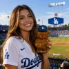 los angeles dodgers fan blue cap bear glass tumbler exclusive edition 04 toplineapparelstore.webp