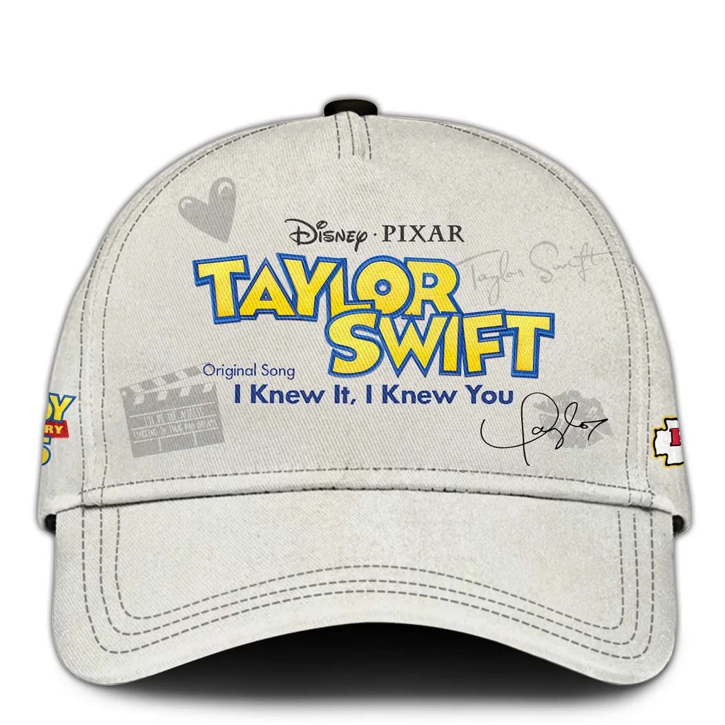 Taylor Swift x Toy Story 5 x Kansas City Chiefs I Knew It I Knew You Graphic Crewneck Sweatshirt Taylor Swift x Toy Story 5 x Kansas City Chiefs I Knew It I Knew You Graphic Crewneck Sweatshirt